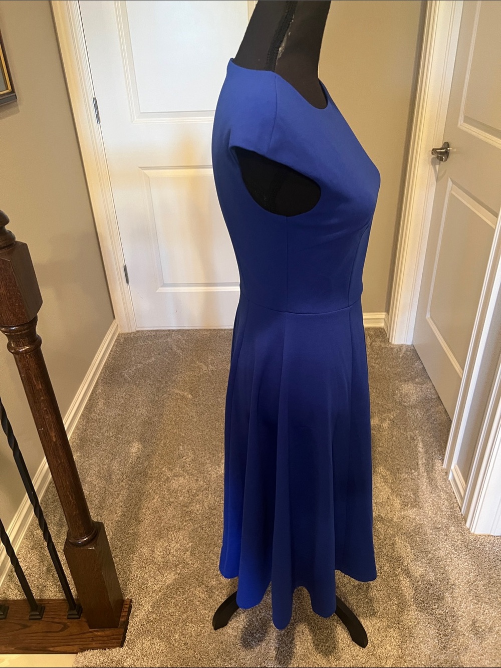Elegant Cobalt Blue Midi Dress with Cap Sleeves - Picture 4 of 9